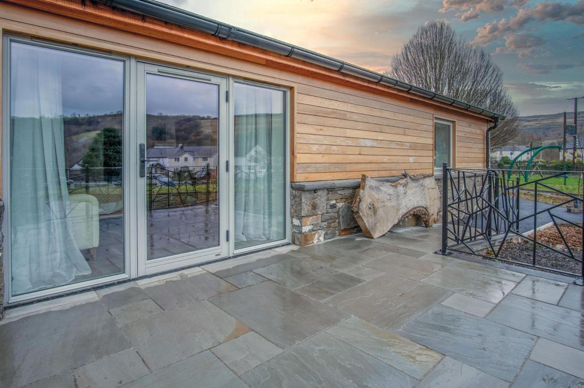 Suite 3 - Sleeping Giant Hotel - Pen Y Cae Inn Brecon Exteriér fotografie